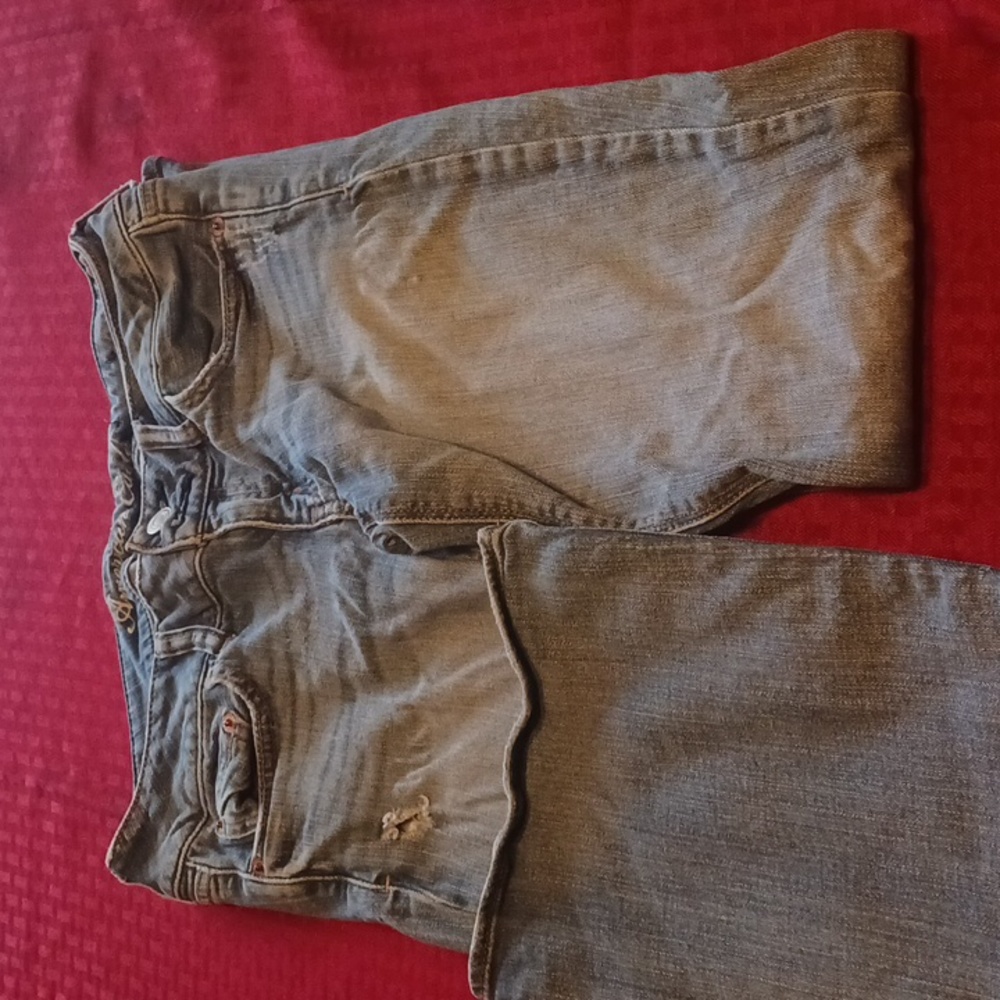 American eagle size 2 light blue jeans